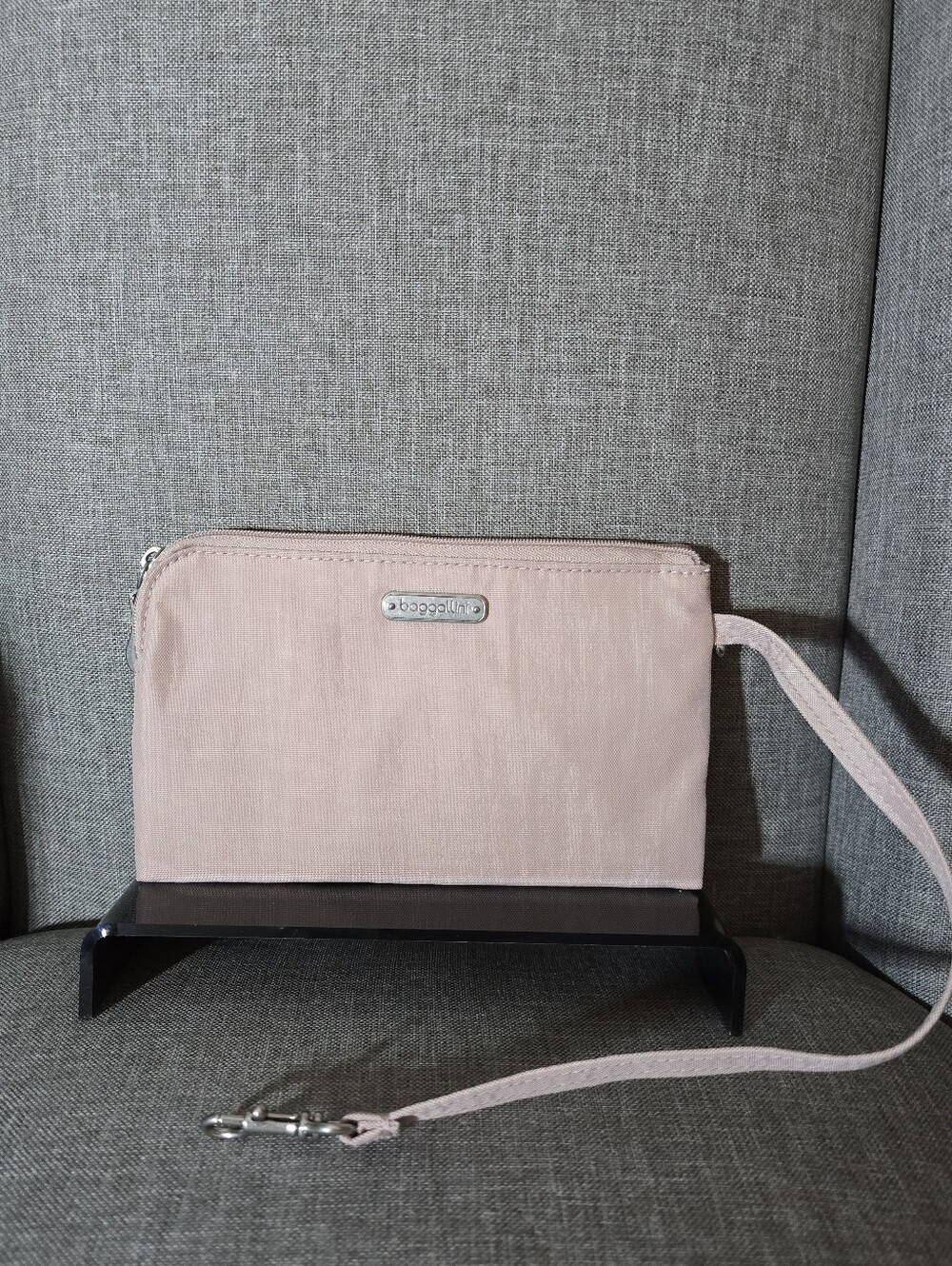 🌷NWOT🌷Baggallini Blush Crossbody with Matching Pouch - Picture 7 of 12